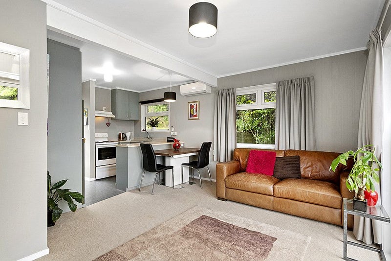 1/6 Taka Grove, Normandale, Lower Hutt - Carousel 1