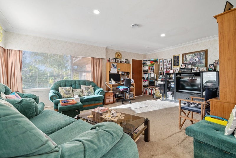 1 Freshney Place, Hillpark, Auckland - Carousel 2