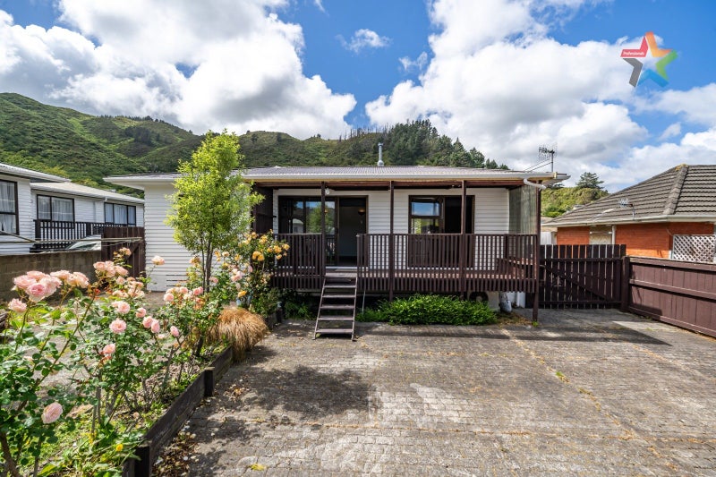 17 Thirlmere Street, Wainuiomata, Lower Hutt - Carousel 1