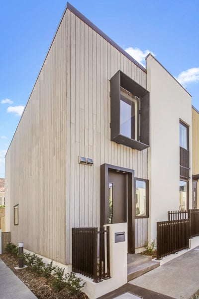 35 Hadlow Terrace, Grey Lynn, Auckland - Carousel 1