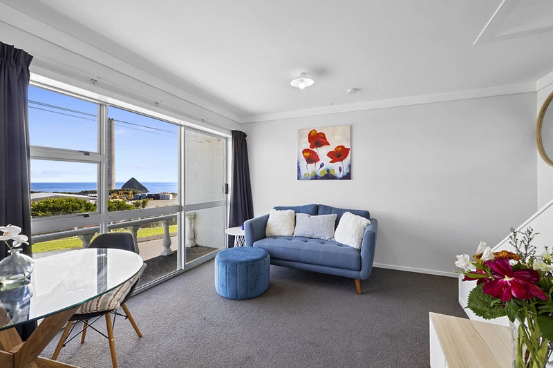 27B Port View Crescent, Moturoa, New Plymouth - Carousel 1