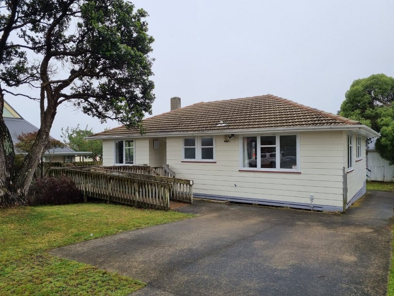 126 Corinna Street, Waitangirua, Porirua - Carousel 1