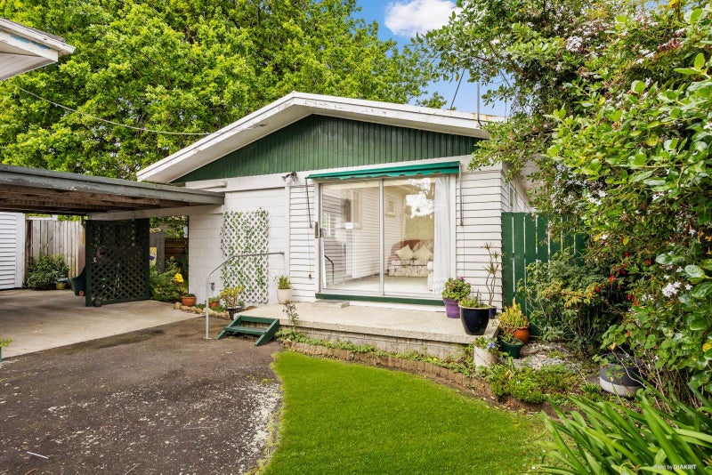 2/14 Halsey Road, Manurewa, Auckland - Carousel 14