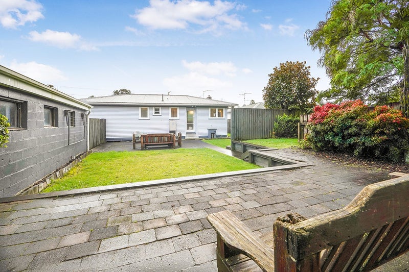 21 Manapouri Place, Glenview, Hamilton - Carousel 2