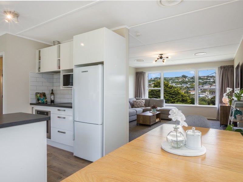 14 Lynda Avenue, Paparangi, Wellington - Carousel 1