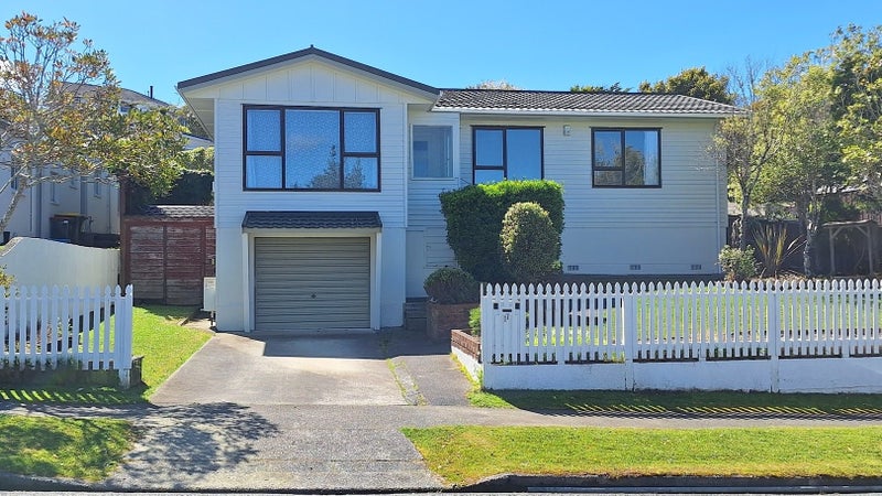 17 Cypress Drive, Maungaraki, Lower Hutt - Carousel 1