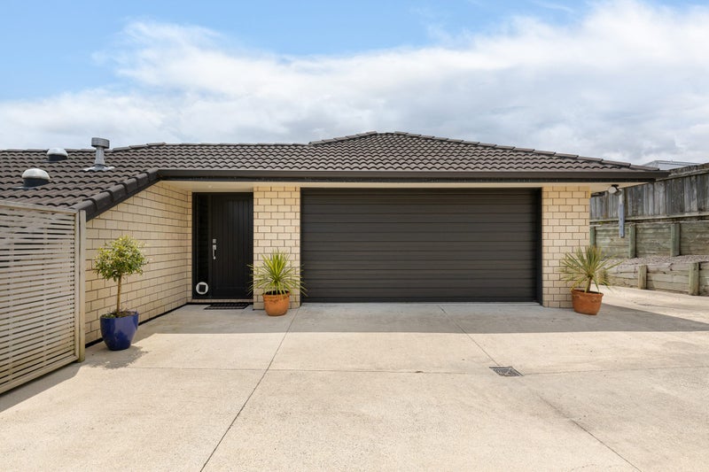 40 Waterside Drive, Pyes Pa, Tauranga - Carousel 1