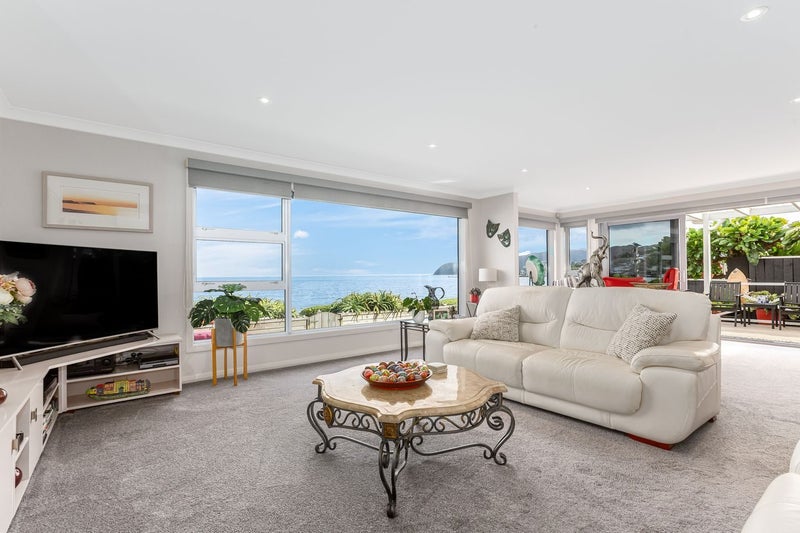 6 Beach Road, Plimmerton, Porirua - Carousel 2