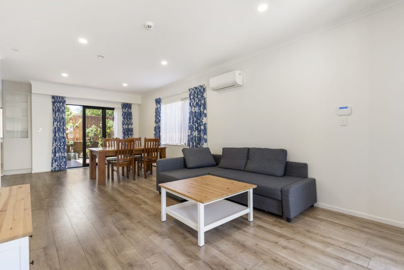 1D Cromdale Avenue, Howick, Auckland - Carousel 1
