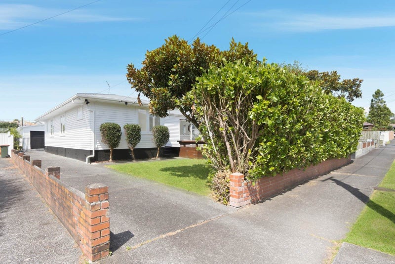 9 Meredith Street, Blockhouse Bay, Auckland - Carousel 2