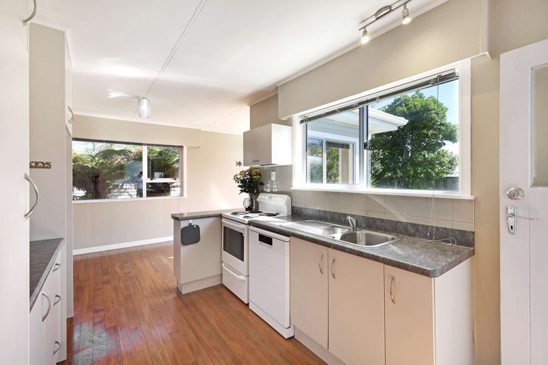 9 Whakawhiti Street, Marfell, New Plymouth - Carousel 1