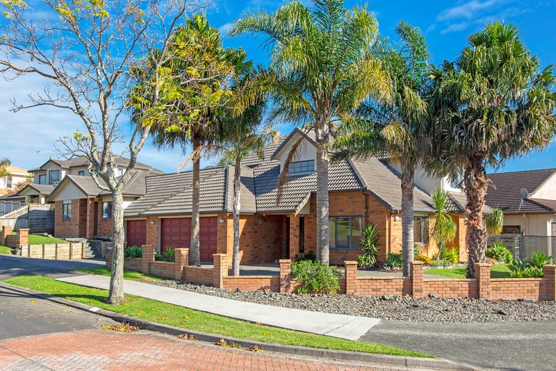 1 Gilnockie Close, East Tamaki Heights, Auckland - Carousel 1