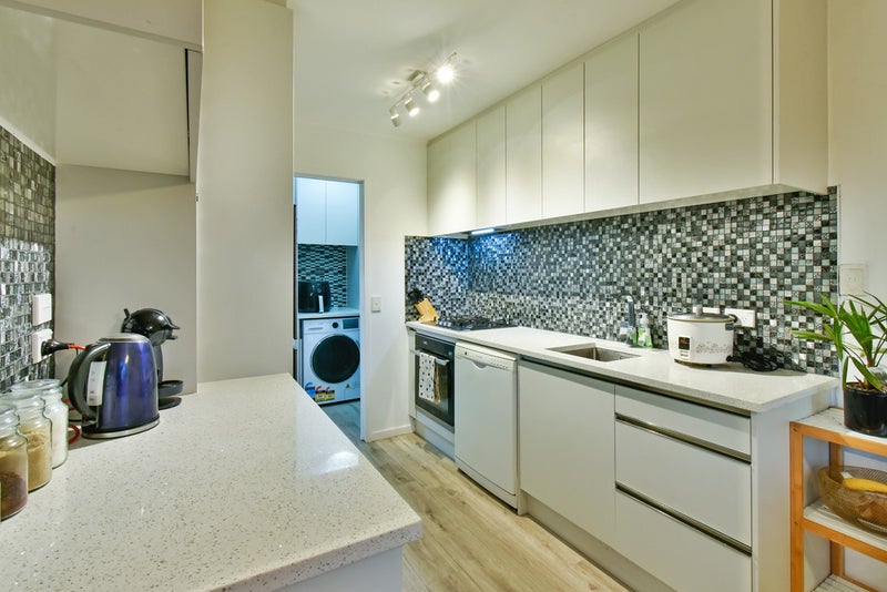 2/18 Etherton Drive, Weymouth, Auckland - Carousel 2