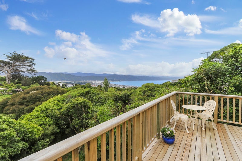 20 Maungaraki Road, Korokoro, Lower Hutt - Carousel 2