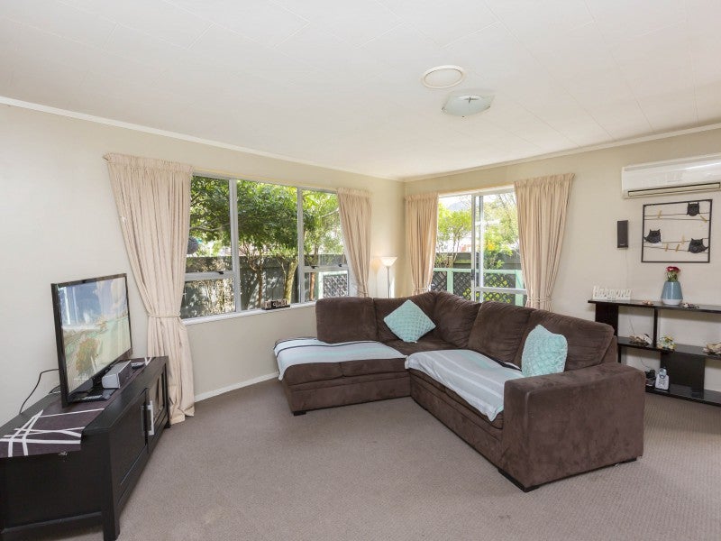 50 Gemstone Drive, Birchville, Upper Hutt - Carousel 2