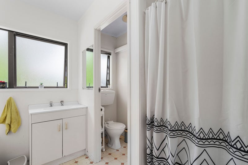 28 Orton Street, Glenfield, Auckland - Carousel 14