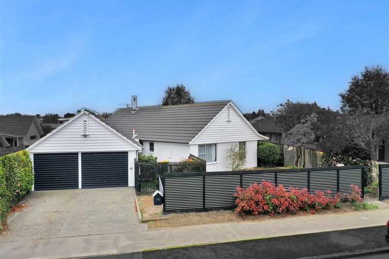 30 Woodham Drive, Allenton, Ashburton - Carousel 1