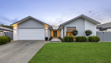127 Whakaturou Crescent, Pyes Pa, Tauranga - Carousel 1