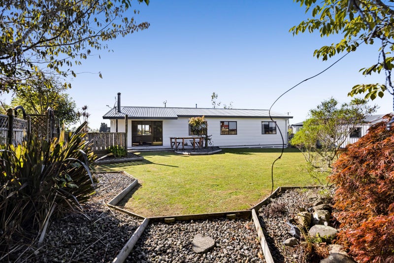 7 Swansea Road, Stratford - Carousel 1