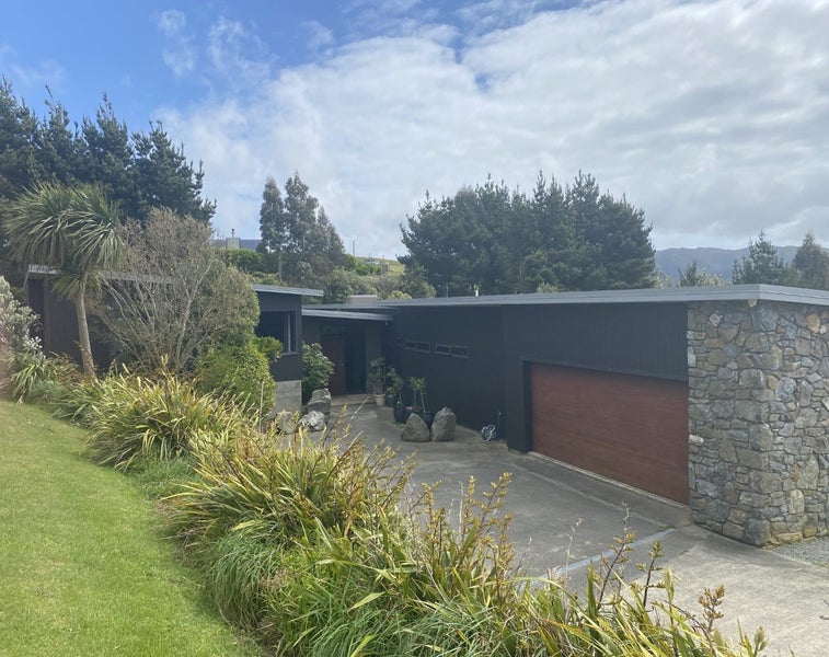 173 Bing Lucas Drive, Tawa, Wellington - Carousel 2