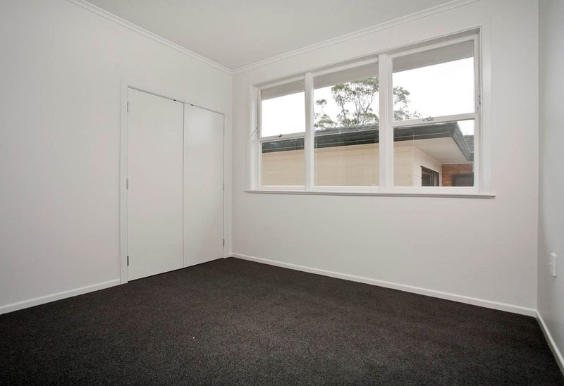 73 Sylvan Avenue, Northcote, Auckland - Carousel 11