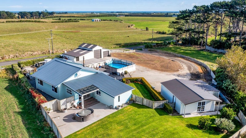 1288 Normanby Road, Hawera - Carousel 1