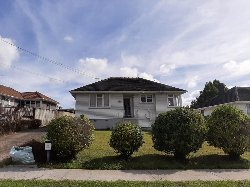 12 Melling Street, Glen Innes, Auckland - Carousel 1