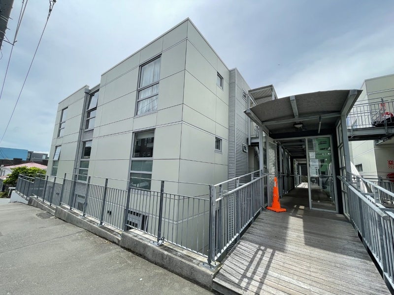 9/27 Hanson Street, Mount Cook, Wellington - Carousel 1