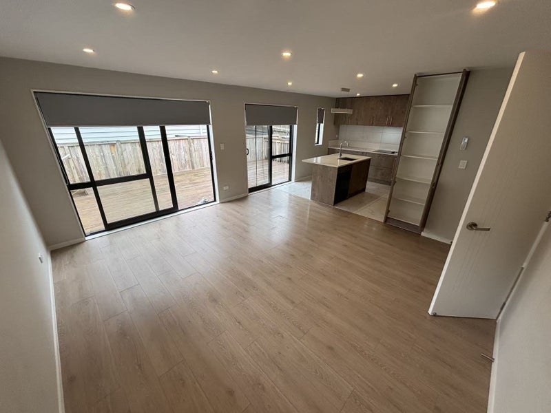 3D Routley Drive, Glen Eden, Auckland - Carousel 1