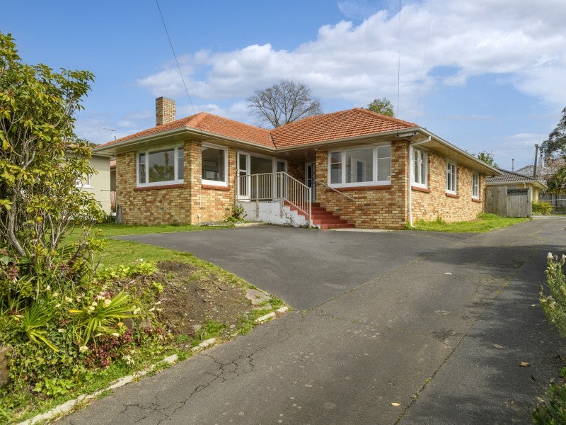 9 Simmonds Grove, Greerton, Tauranga - Carousel 1
