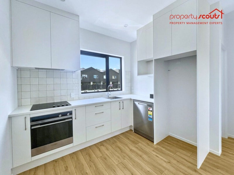 13/28 Westgate Drive, Westgate, Auckland - Carousel 2