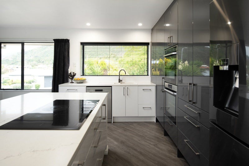 68 Moana View Road, Waikawa, Picton - Carousel 2