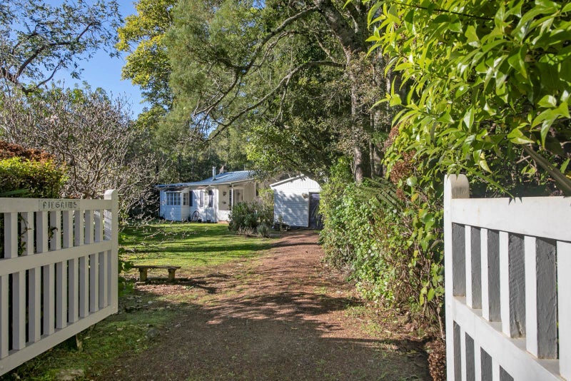 22 Bush Road, Waiatarua, Auckland - Carousel 2