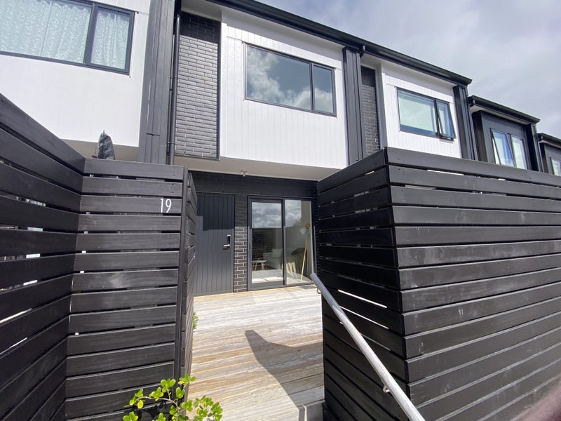19 Meg Lane, Glen Eden, Auckland - Carousel 11