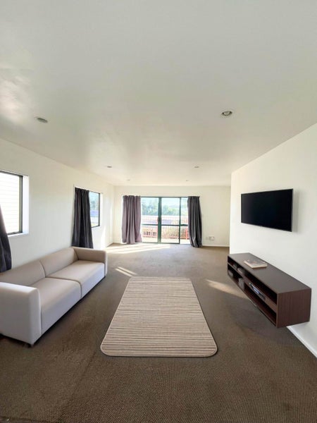 7/1 Briar Way, New Lynn, Auckland - Carousel 1