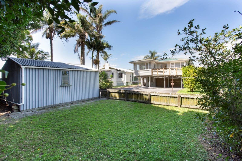 10 Covil Avenue, Te Atatu South, Auckland - Carousel 2