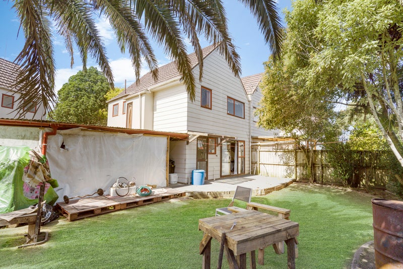 9/19A Gray Avenue, Mangere East, Auckland - Carousel 19