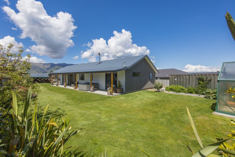 11 Teal Place, Wanaka - Carousel 1