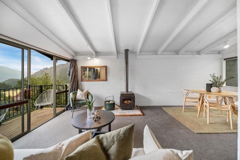 255B Fernhill Road, Sunshine Bay, Queenstown - Carousel 1