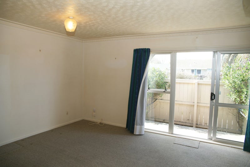 2/649 Main North Road, Belfast, Christchurch - Carousel 22