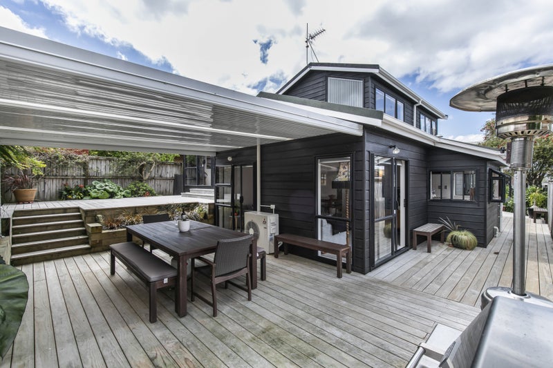 1/6 Oystergrove Road, West Harbour, Auckland - Carousel 1