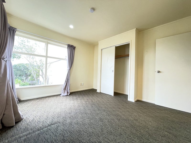 3/78 Seaview Road, Castor Bay, Auckland - Carousel 2