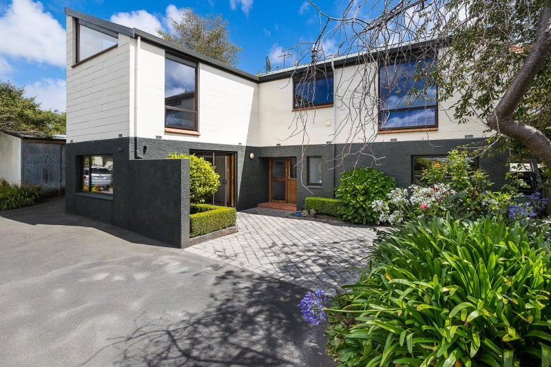 12A Lynwood Avenue, Maori Hill, Dunedin - Carousel 1