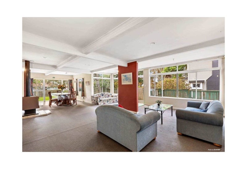 0 Camelot Court - Carousel 2