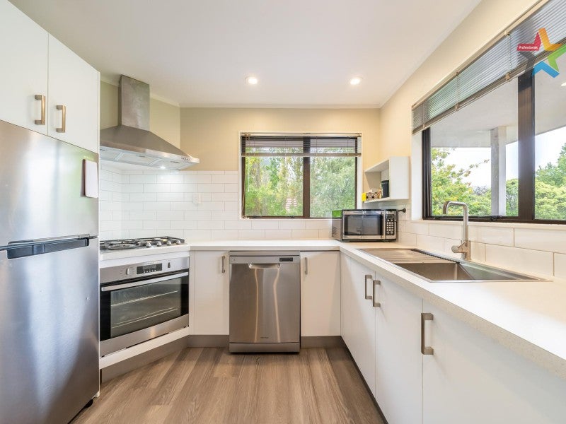 1/1 Montgomery Street, Stokes Valley, Lower Hutt - Carousel 2