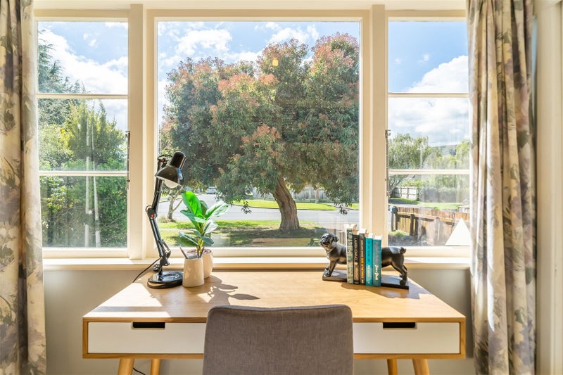 34 Guthrie Street, Waterloo, Lower Hutt - Carousel 1