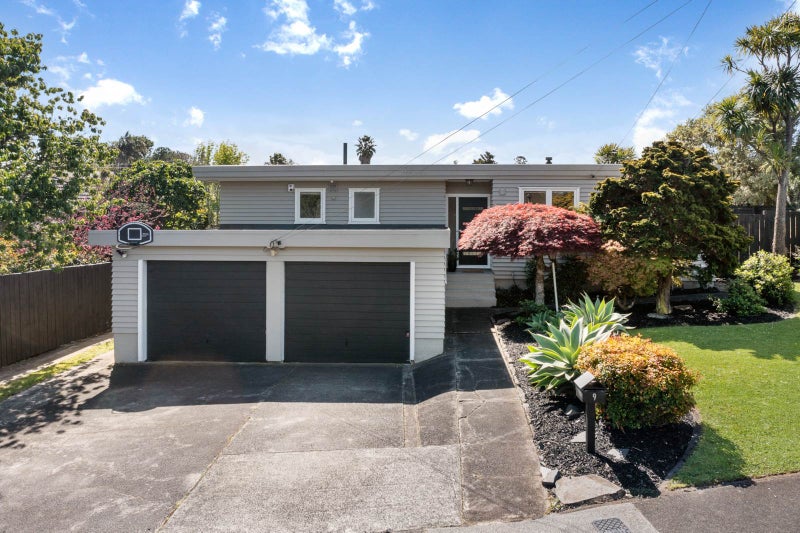 9 Weybridge Crescent, Glen Innes, Auckland - Carousel 1