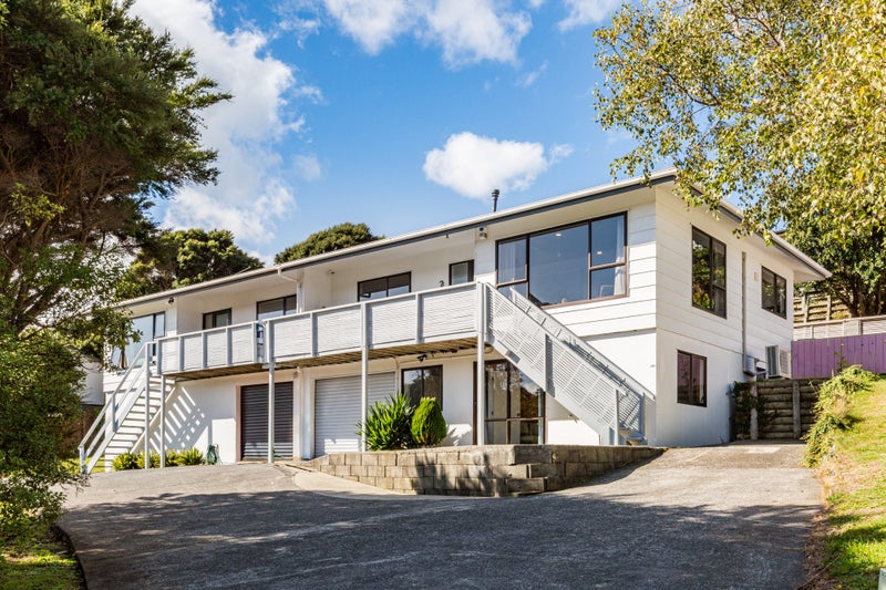 49B Albatross Close, Whitby, Porirua - Carousel 1