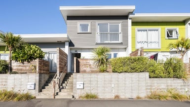 5/8 Middleton Road, Johnsonville, Wellington - Carousel 1