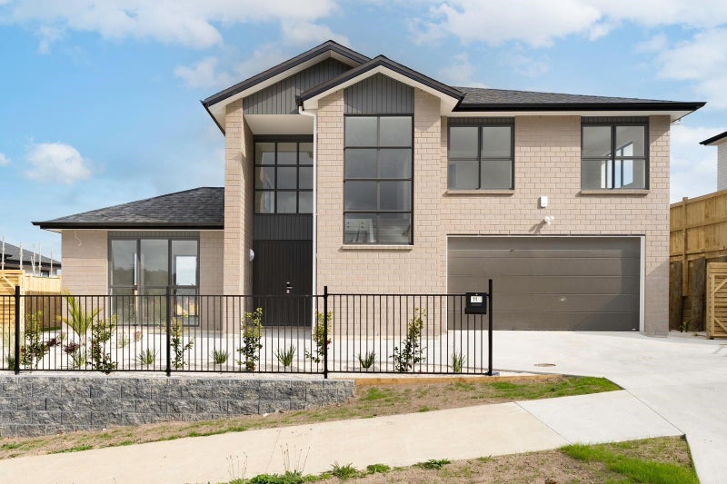 11 Lumber Rise, Swanson, Auckland - Carousel 1